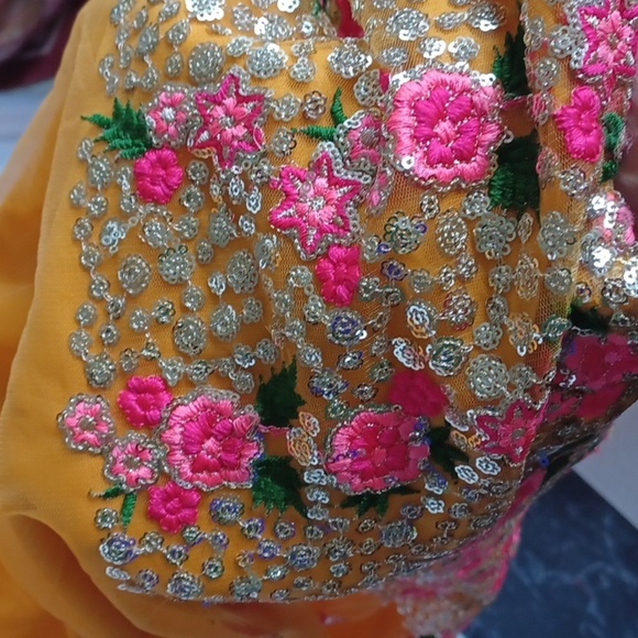Embroidered Yellow Floral Lehenga Skirt Indian Wedding Bollywood Ethnic - Picture 4 of 5